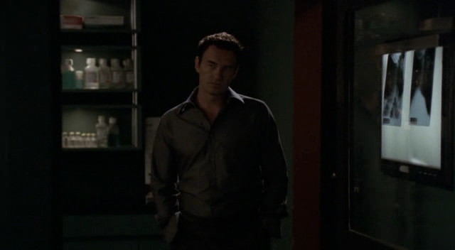 Charmed-Online-dot-NL-NipTuck3x04-2424.jpg