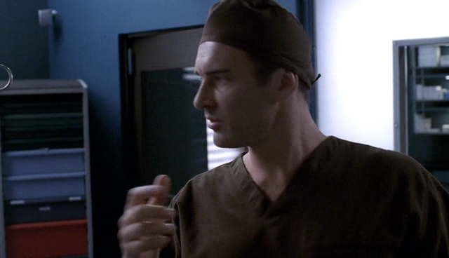 Charmed-Online-dot-NL-NipTuck4x01-1942.jpg