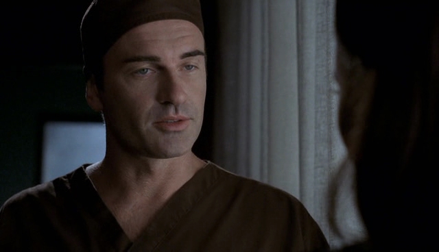 Charmed-Online-dot-NL-NipTuck4x01-2010.jpg