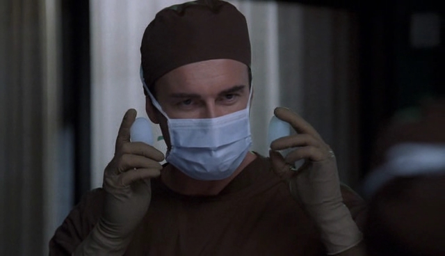 Charmed-Online-dot-NL-NipTuck4x01-2043.jpg