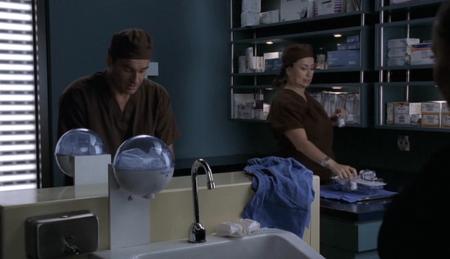 Charmed-Online-dot-NL-NipTuck4x04-0615.jpg