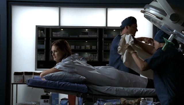 Charmed-Online-dot-NL-NipTuck4x06-1015.jpg
