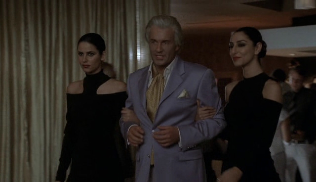 Charmed-Online-dot-NL-NipTuck4x11-1293.jpg