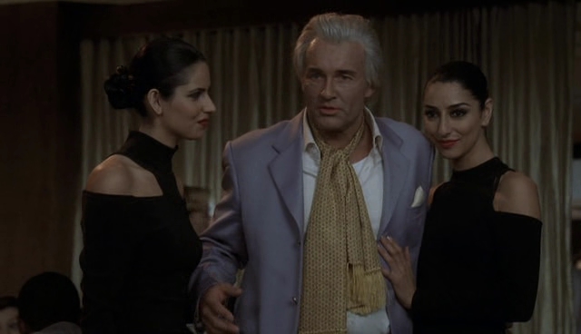 Charmed-Online-dot-NL-NipTuck4x11-1324.jpg Charmed-Online-dot-NL-NipTuck4x11-1324.jpg