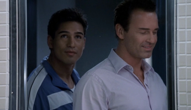 Charmed-Online-dot-NL-NipTuck4x12-1177.jpg