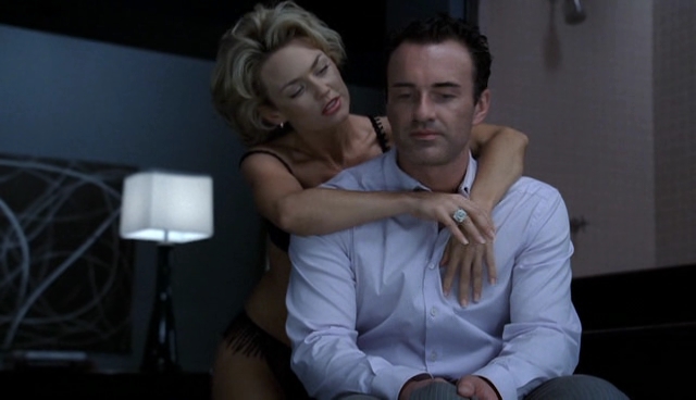 Charmed-Online-dot-NL-NipTuck4x12-1203.jpg