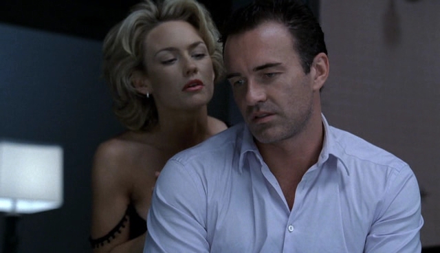 Charmed-Online-dot-NL-NipTuck4x12-1218.jpg