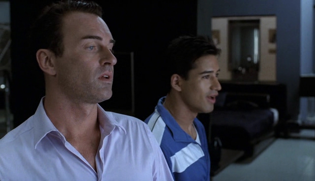 Charmed-Online-dot-NL-NipTuck4x12-1239.jpg