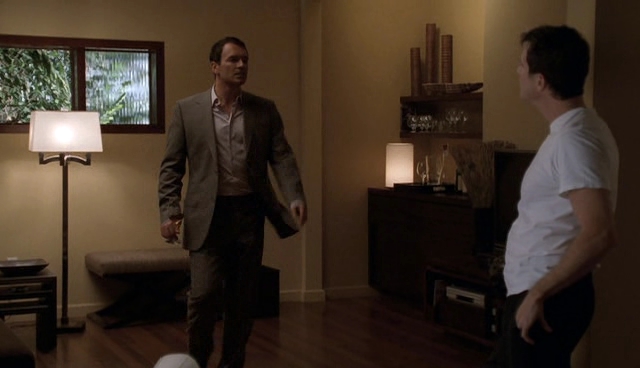 Charmed-Online-dot-NL-NipTuck4x12-1521.jpg