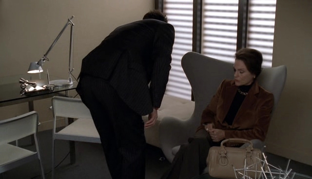 Charmed-Online-dot-NL-NipTuck4x12-1875.jpg