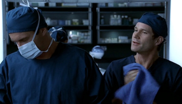 Charmed-Online-dot-NL-NipTuck4x14-0274.jpg