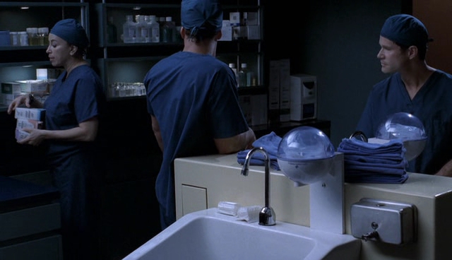 Charmed-Online-dot-NL-NipTuck4x15-1307.jpg