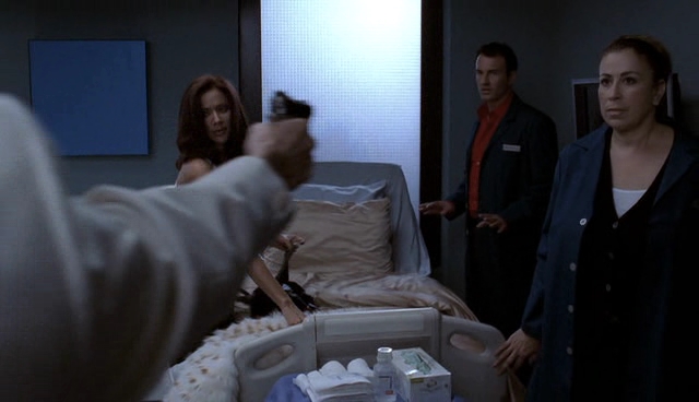 Charmed-Online-dot-NL-NipTuck4x15-2184.jpg