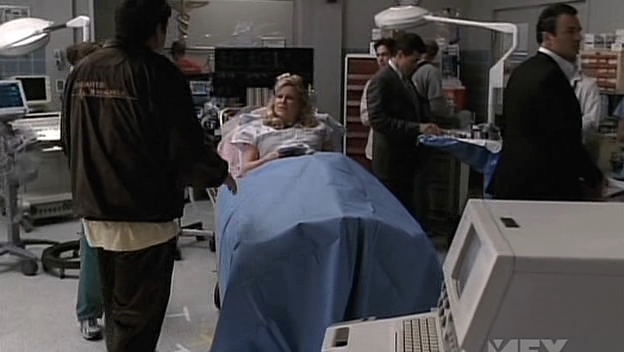 Charmed-Online-dot-NL-NipTuck5x01-1684.jpg