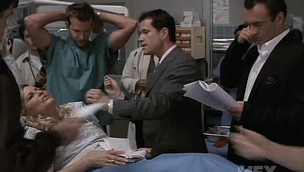 Charmed-Online-dot-NL-NipTuck5x01-1706.jpg