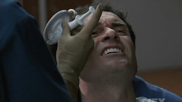 Charmed-Online-dot-NL-NipTuck5x01-1973.jpg