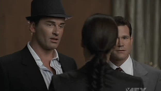 Charmed-Online-dot-NL-NipTuck5x01-2399.jpg