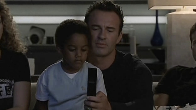 Charmed-Online-dot-NL-NipTuck5x01-2555.jpg