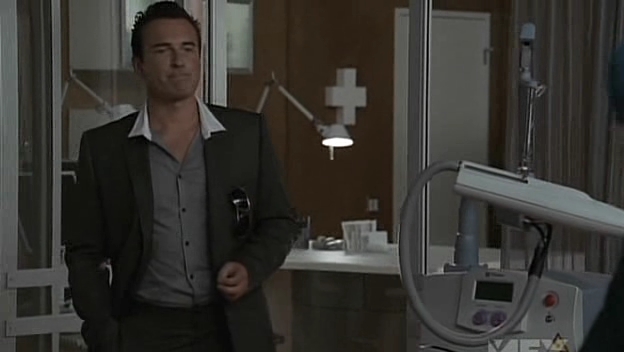 Charmed-Online-dot-NL-NipTuck5x01-2749.jpg