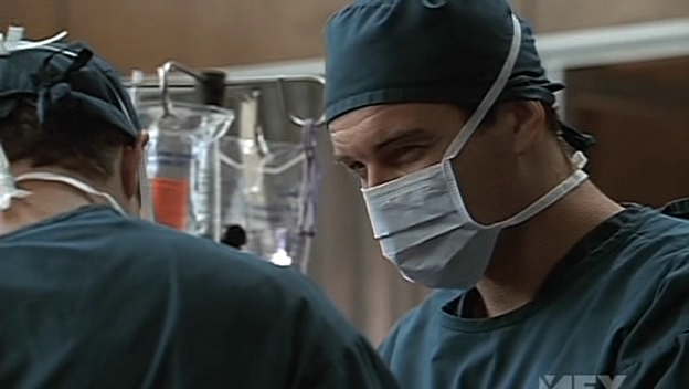 Charmed-Online-dot-NL-NipTuck5x02-0403.jpg