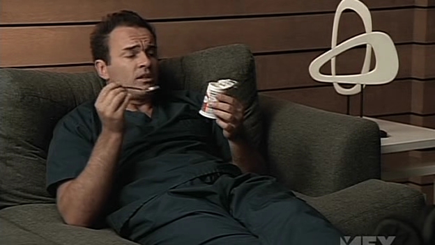 Charmed-Online-dot-NL-NipTuck5x02-0925.jpg