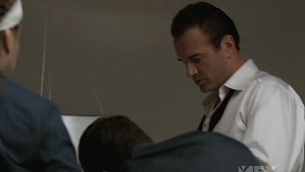 Charmed-Online-dot-NL-NipTuck5x02-1881.jpg