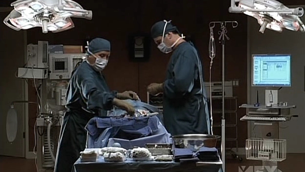 Charmed-Online-dot-NL-NipTuck5x05-0665.jpg
