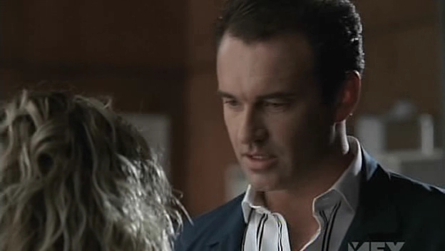 Charmed-Online-dot-NL-NipTuck5x05-1844.jpg