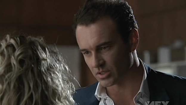 Charmed-Online-dot-NL-NipTuck5x05-1856.jpg