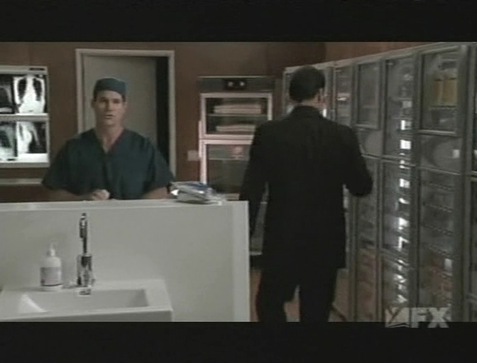 Charmed-Online-dot-NL-NipTuck5x06-0055.jpg