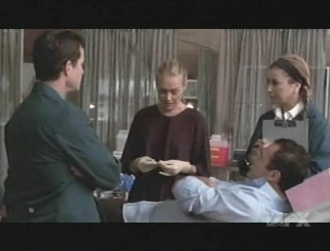 Charmed-Online-dot-NL-NipTuck5x06-0591.jpg