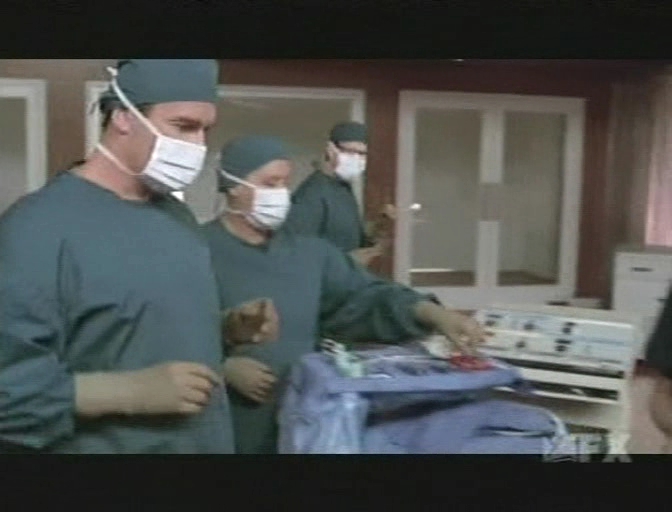 Charmed-Online-dot-NL-NipTuck5x06-0807.jpg