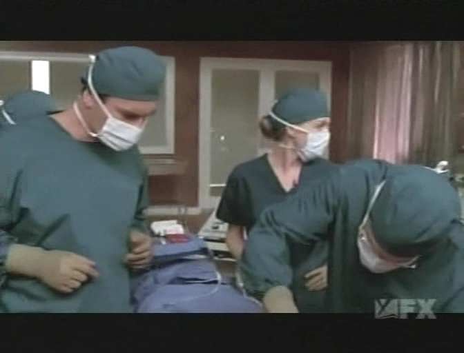 Charmed-Online-dot-NL-NipTuck5x06-0836.jpg