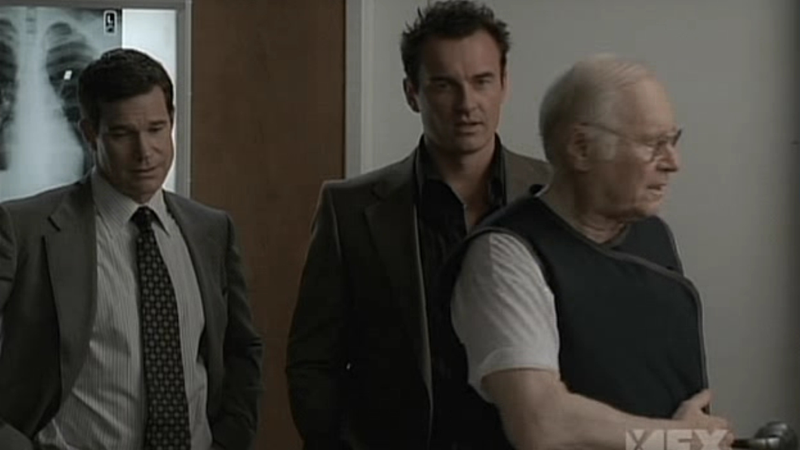 Charmed-Online-dot-NL-NipTuck5x07-0436.jpg