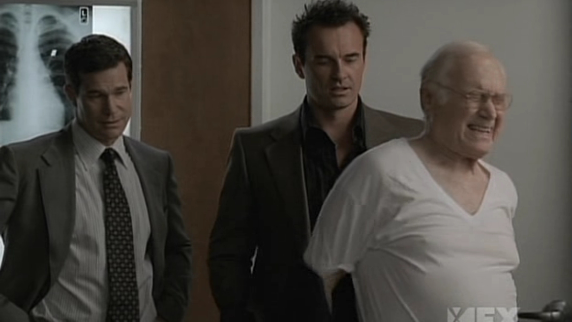Charmed-Online-dot-NL-NipTuck5x07-0438.jpg