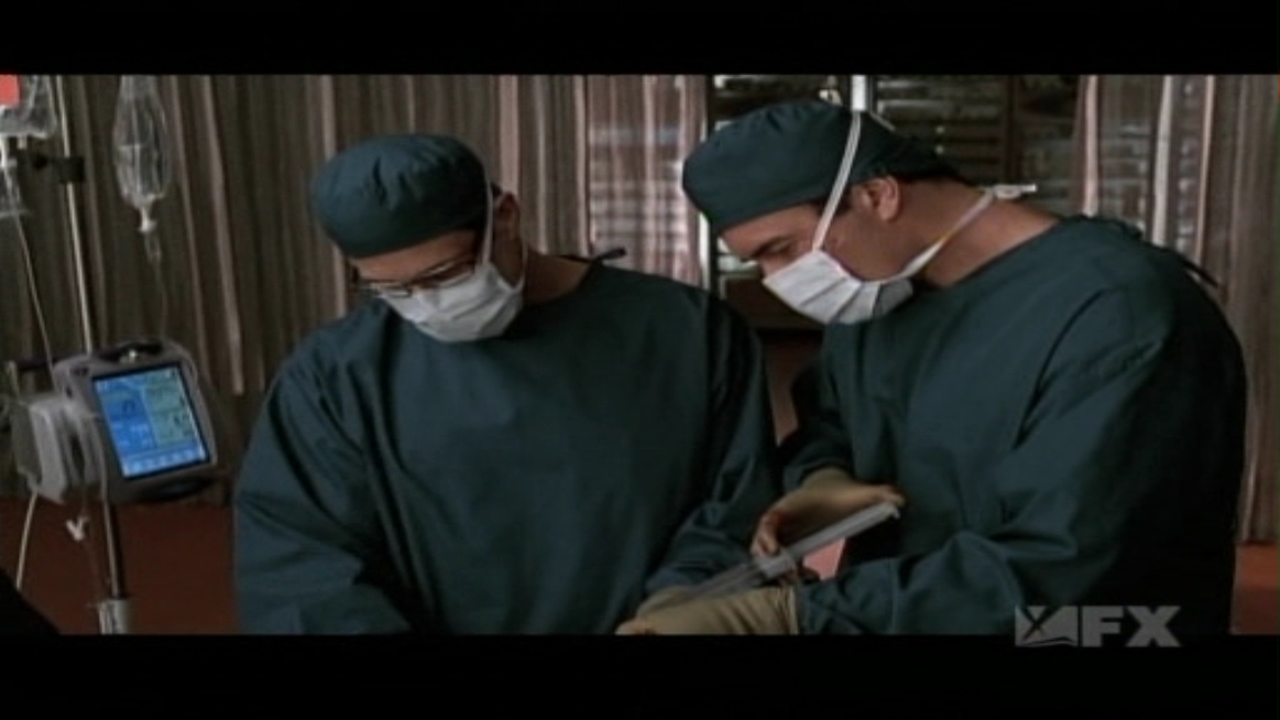 Charmed-Online-dot-NL-NipTuck5x09-2430.jpg