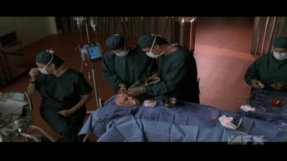 Charmed-Online-dot-NL-NipTuck5x09-2440.jpg