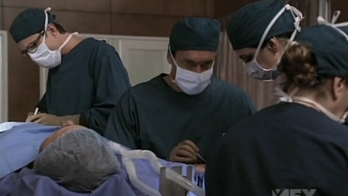 Charmed-Online-dot-NL-NipTuck5x11-0317.jpg