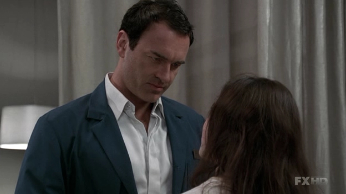 Charmed-Online-dot-NL-NipTuck5x13-0217.jpg