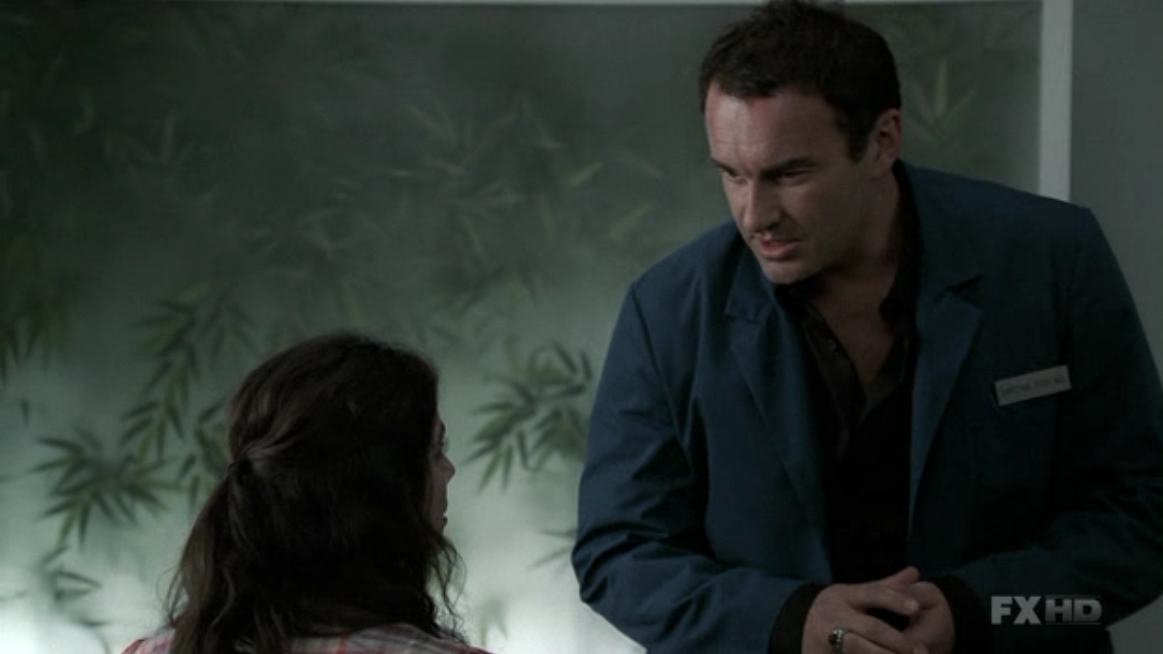 Charmed-Online-dot-NL-NipTuck5x13-0452.jpg