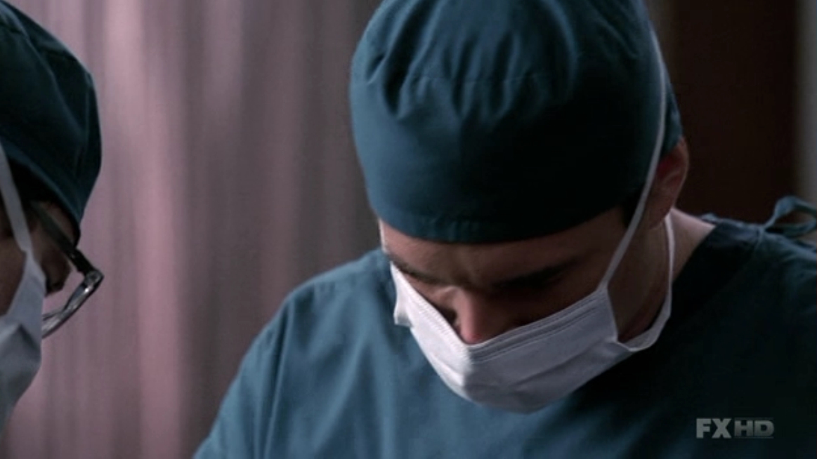 Charmed-Online-dot-NL-NipTuck5x14-0174.jpg