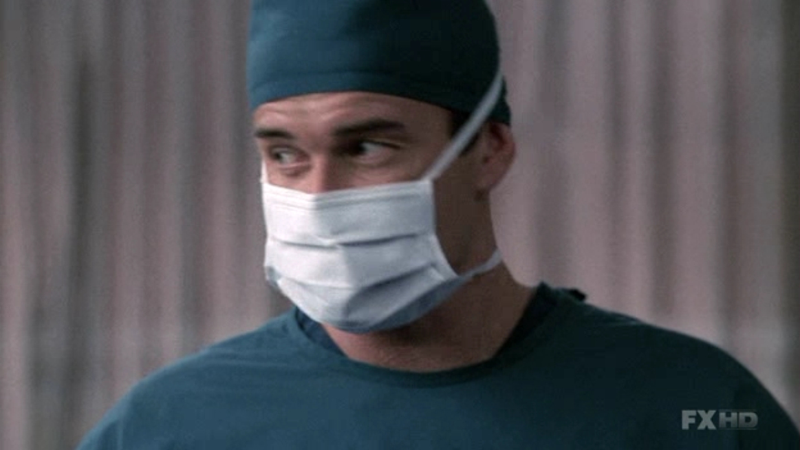 Charmed-Online-dot-NL-NipTuck5x14-0198.jpg