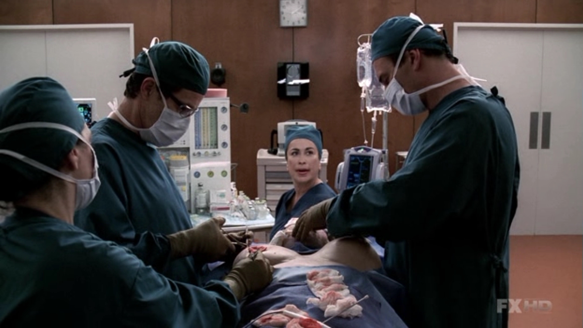 Charmed-Online-dot-NL-NipTuck5x14-0217.jpg