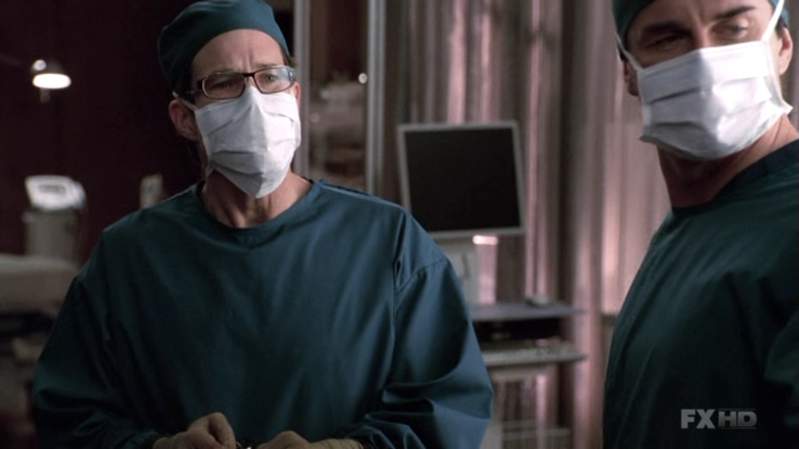Charmed-Online-dot-NL-NipTuck5x14-0224.jpg