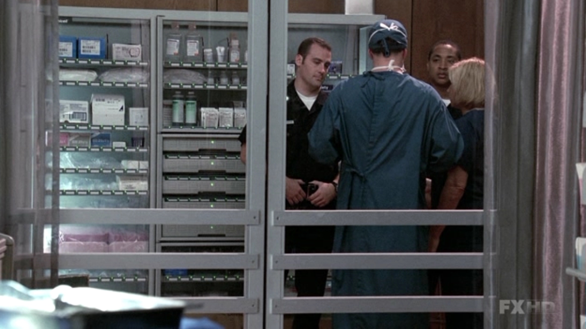 Charmed-Online-dot-NL-NipTuck5x14-0238.jpg