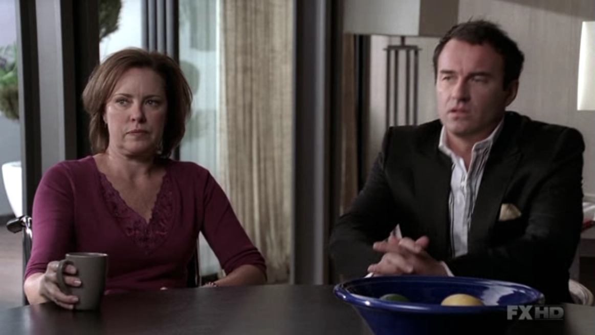 Charmed-Online-dot-NL-NipTuck5x14-0811.jpg