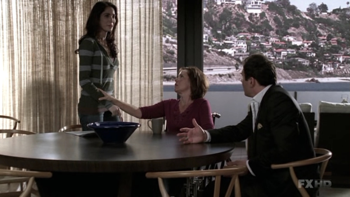 Charmed-Online-dot-NL-NipTuck5x14-0915.jpg