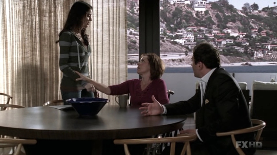 Charmed-Online-dot-NL-NipTuck5x14-0916.jpg