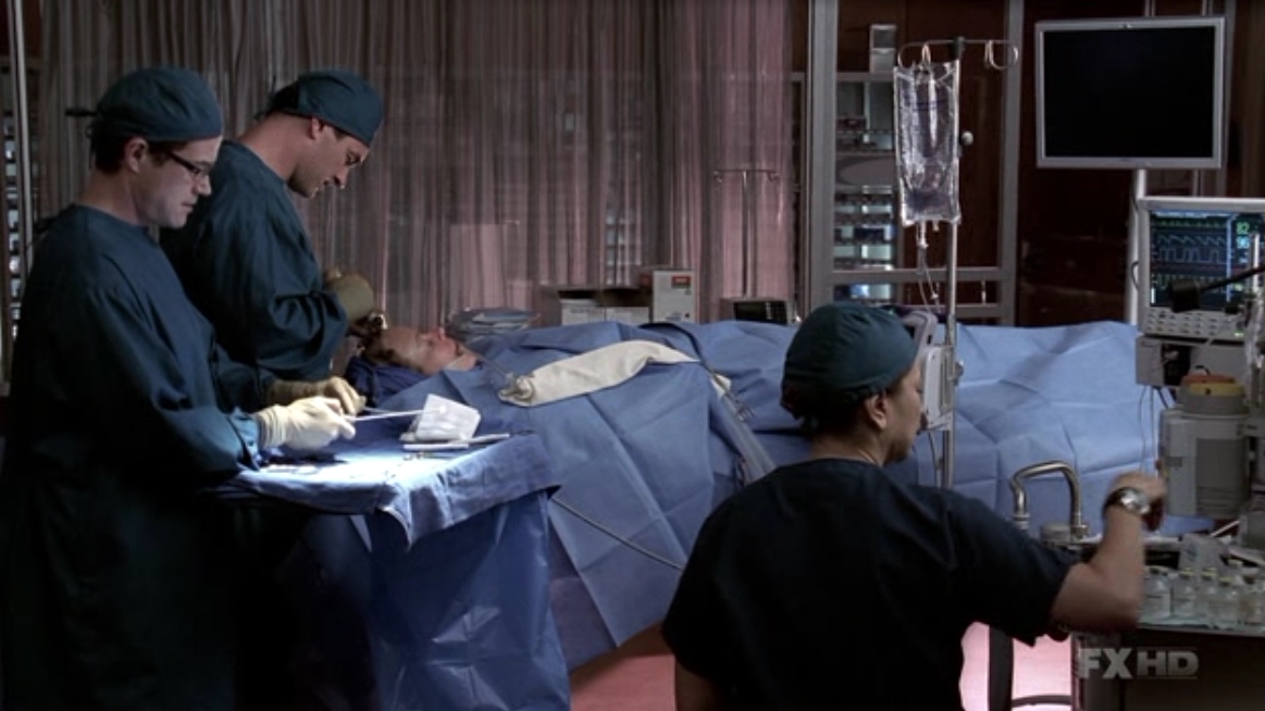 Charmed-Online-dot-NL-NipTuck5x14-1577.jpg