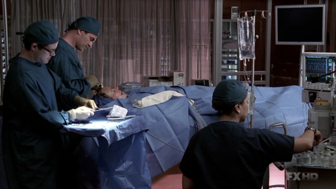 Charmed-Online-dot-NL-NipTuck5x14-1578.jpg